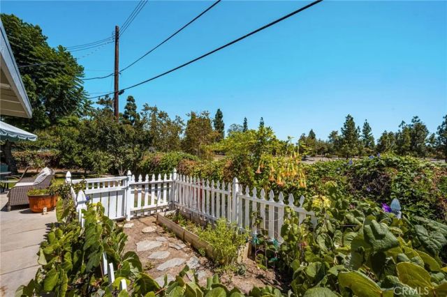 1136 E Rosewood Ave, Orange, CA 92866