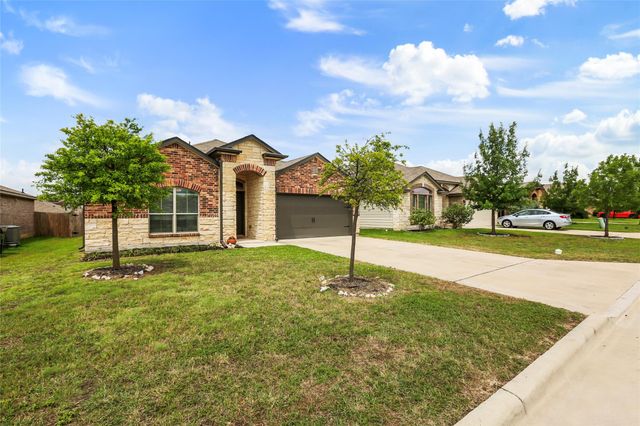 105 Plata LN, Jarrell, TX 76537