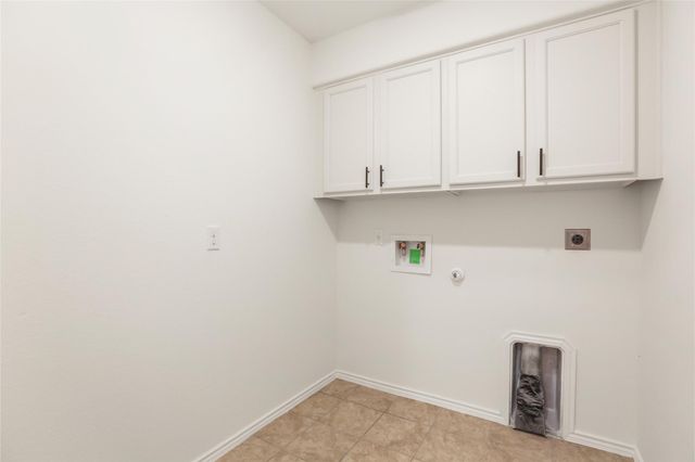 105 Plata LN, Jarrell, TX 76537