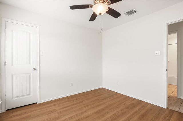105 Plata LN, Jarrell, TX 76537