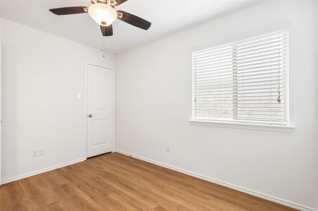 105 Plata LN, Jarrell, TX 76537