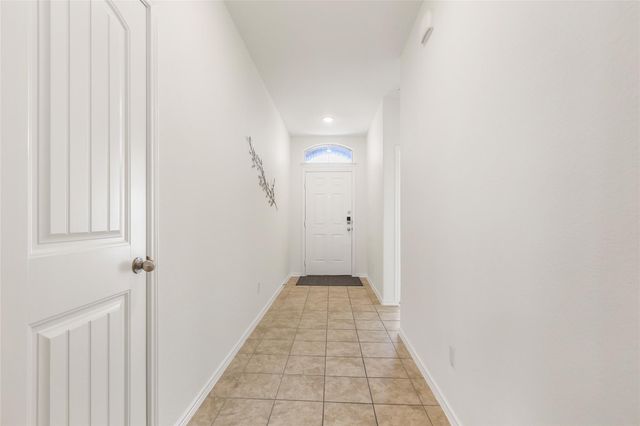 105 Plata LN, Jarrell, TX 76537