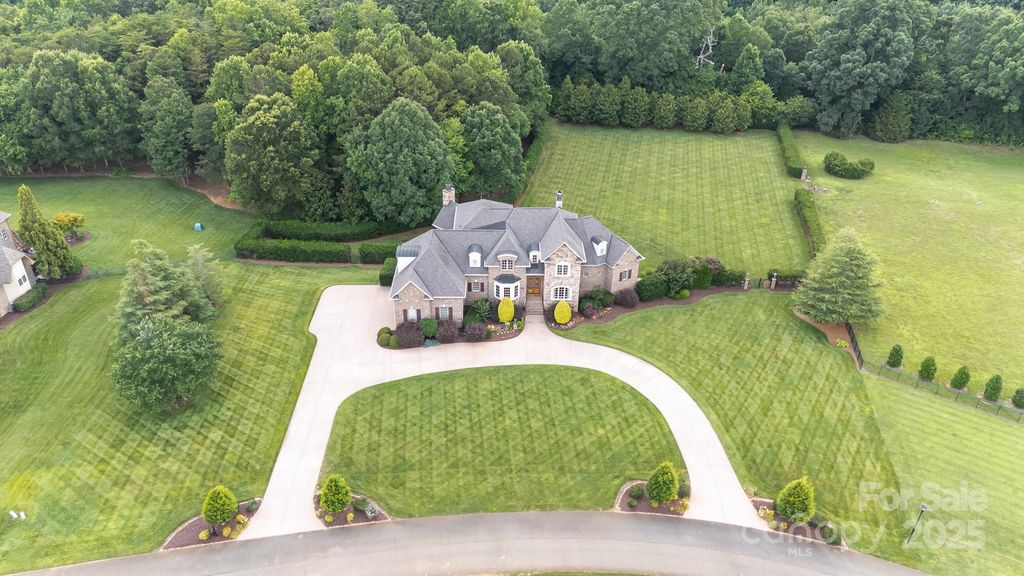 1270 Teeter Farms Drive, Mooresville, NC 28115