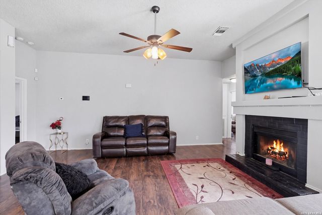 13203 WOOD CLIMB ST, San Antonio, TX 78233