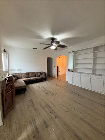 808 NW 75th St, Miami, FL 33150