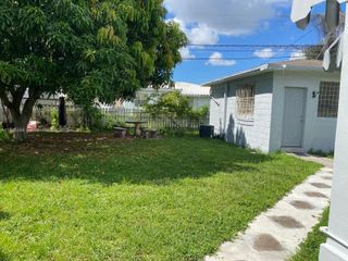 808 NW 75th St, Miami, FL 33150