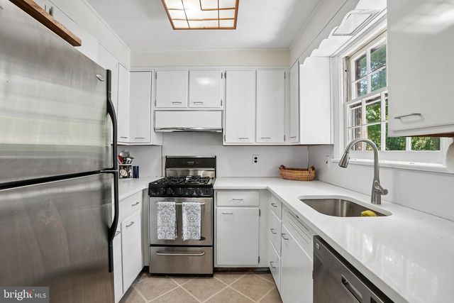 146 EDISON AVE, Cherry Hill, NJ 08002