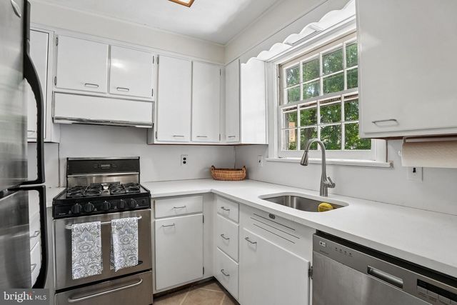 146 EDISON AVE, Cherry Hill, NJ 08002