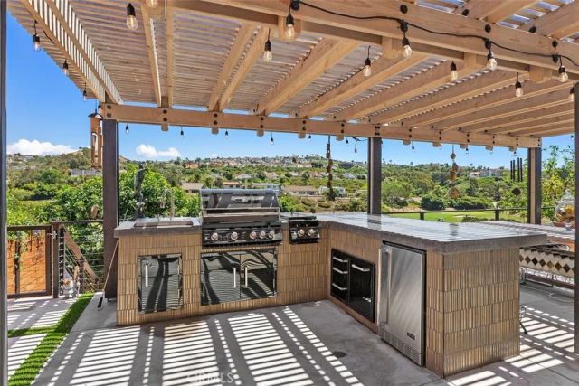 712 Camino De Los Mares, San Clemente, CA 92673