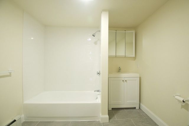 501 E Broadway 2, Boston, MA 02127