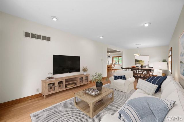 9715 Big Bend Boulevard, St Louis, MO 63122