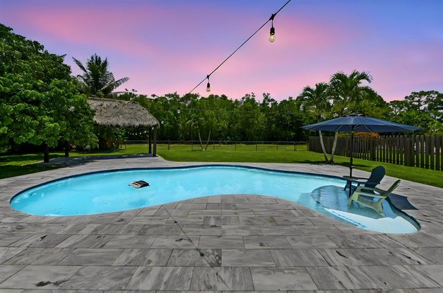 7635 Oakmont Drive, Lake Worth, FL 33467