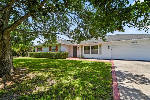 7635 Oakmont Drive, Lake Worth, FL 33467