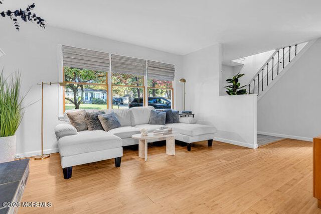 58 Flipper Avenue, Manahawkin, NJ 08050