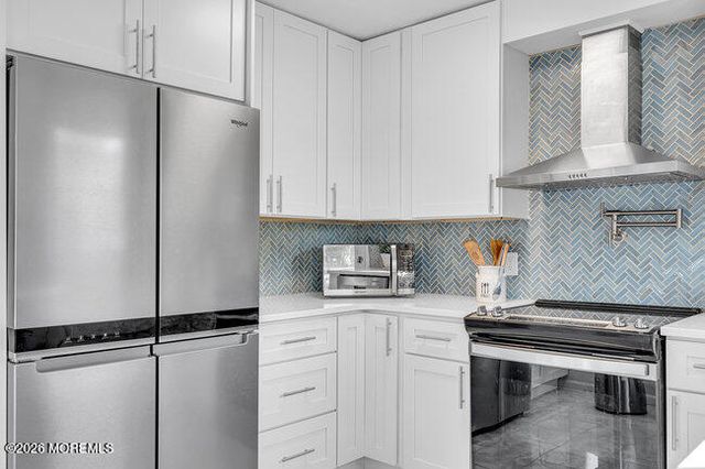 58 Flipper Avenue, Manahawkin, NJ 08050