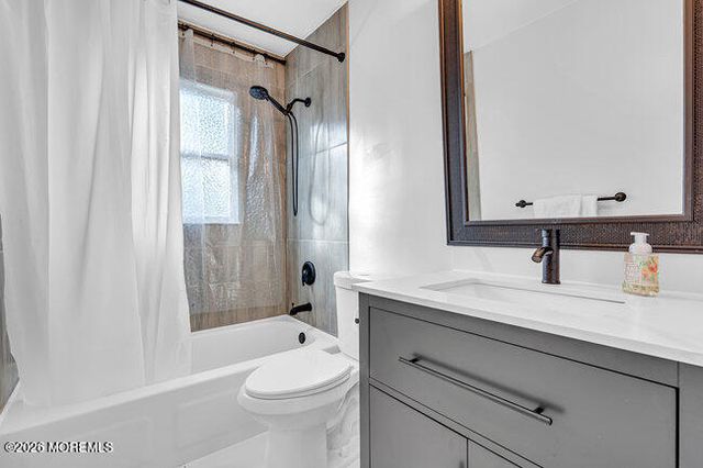 58 Flipper Avenue, Manahawkin, NJ 08050