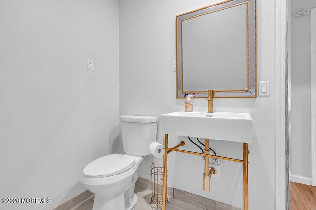 58 Flipper Avenue, Manahawkin, NJ 08050