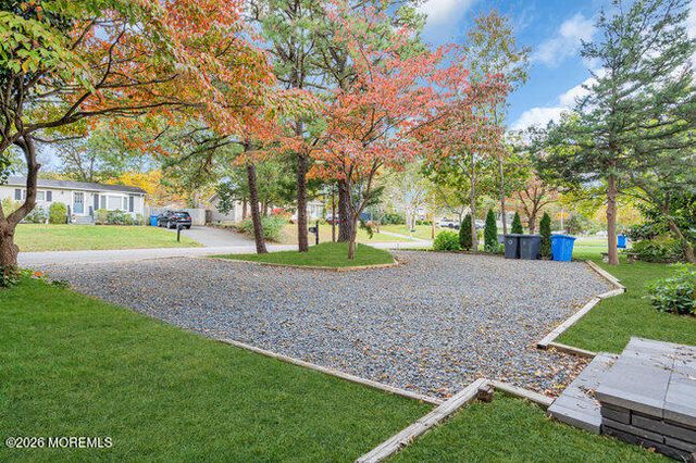 58 Flipper Avenue, Manahawkin, NJ 08050