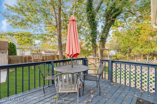 58 Flipper Avenue, Manahawkin, NJ 08050