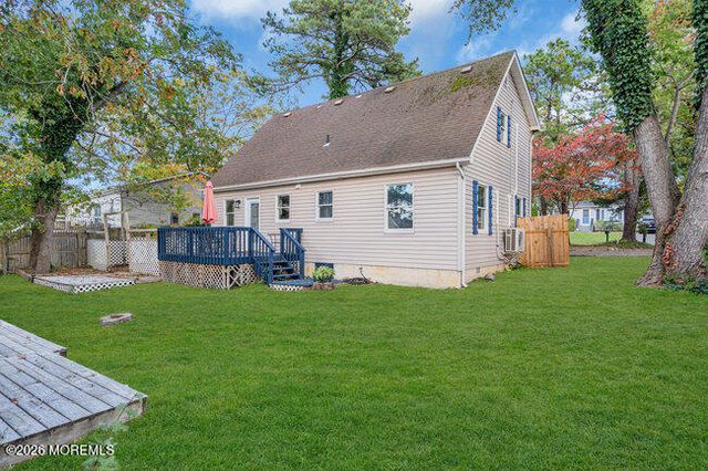 58 Flipper Avenue, Manahawkin, NJ 08050