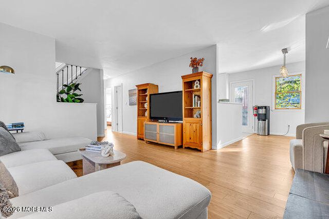 58 Flipper Avenue, Manahawkin, NJ 08050