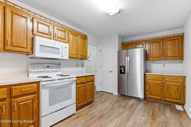 9411 Stonelanding Pl, Louisville, KY 40272