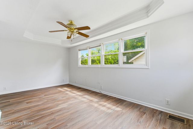 9411 Stonelanding Pl, Louisville, KY 40272