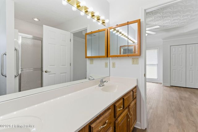 9411 Stonelanding Pl, Louisville, KY 40272