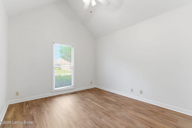 9411 Stonelanding Pl, Louisville, KY 40272