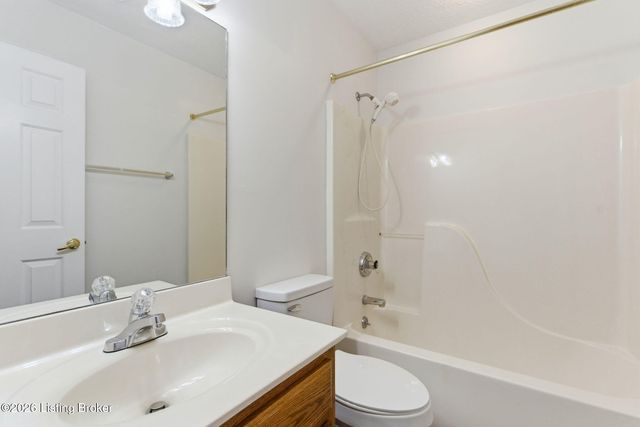 9411 Stonelanding Pl, Louisville, KY 40272