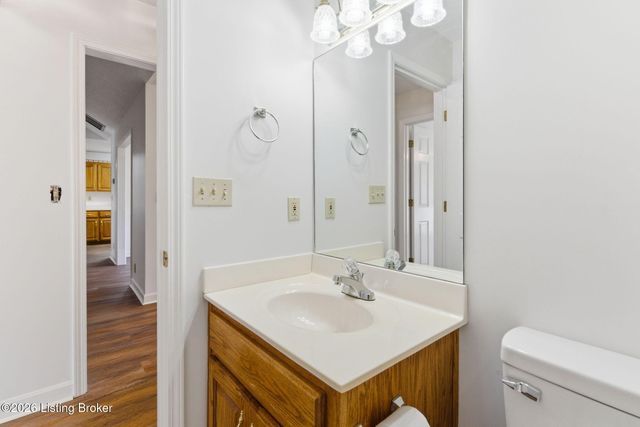 9411 Stonelanding Pl, Louisville, KY 40272