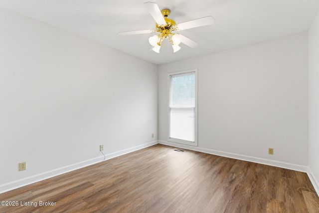 9411 Stonelanding Pl, Louisville, KY 40272