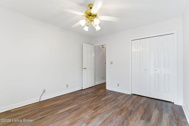 9411 Stonelanding Pl, Louisville, KY 40272