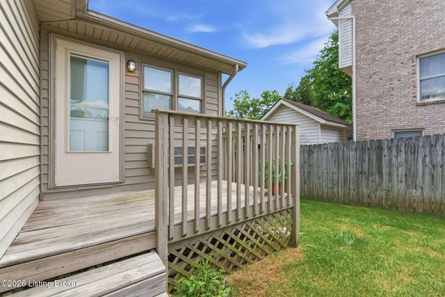 9411 Stonelanding Pl, Louisville, KY 40272