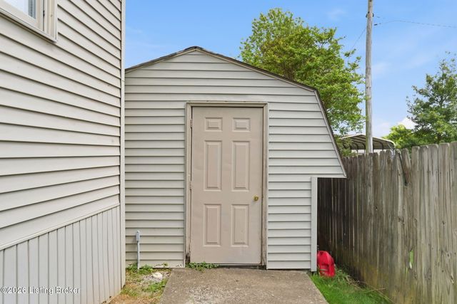 9411 Stonelanding Pl, Louisville, KY 40272