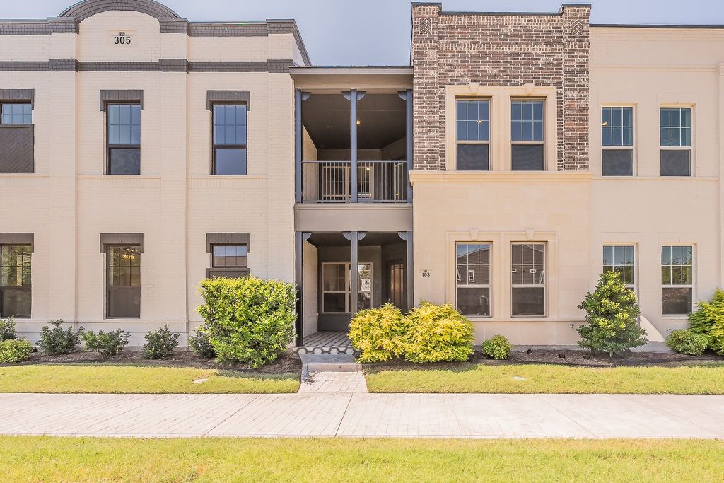 305 Sunset Lane 103, Fort Worth, TX 76114 — exterior