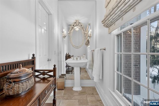 505 Ivy Lane, Wyckoff, NJ 07481