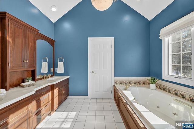 505 Ivy Lane, Wyckoff, NJ 07481