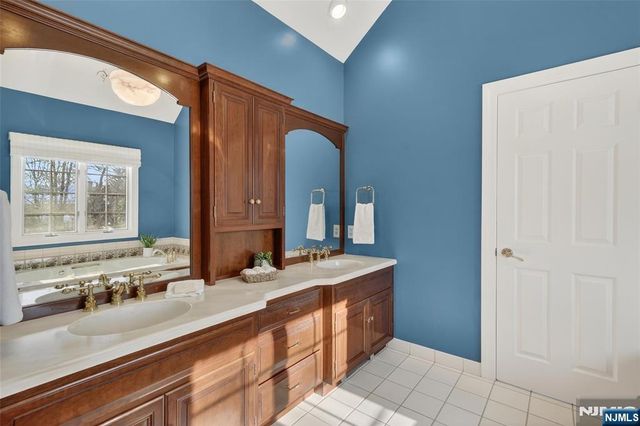 505 Ivy Lane, Wyckoff, NJ 07481