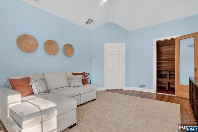 505 Ivy Lane, Wyckoff, NJ 07481