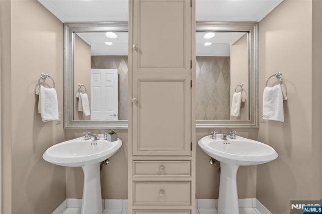 505 Ivy Lane, Wyckoff, NJ 07481