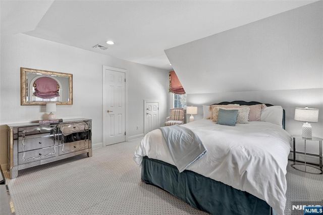 505 Ivy Lane, Wyckoff, NJ 07481