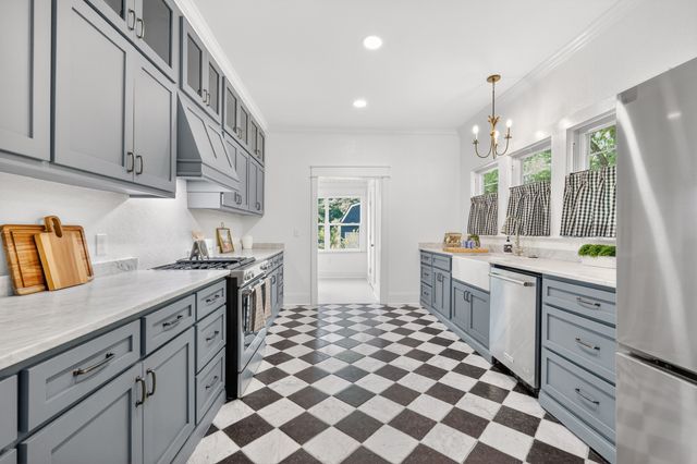 1455 Mapleash Ave, Columbia, TN 38401