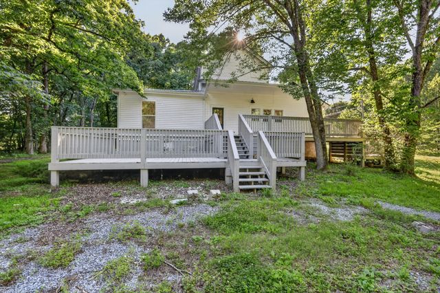 1455 Mapleash Ave, Columbia, TN 38401