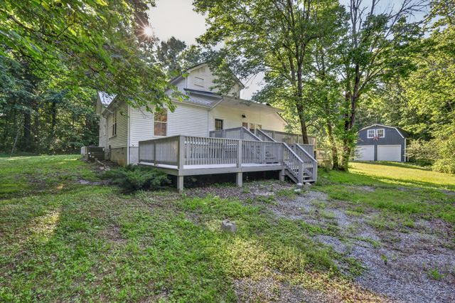 1455 Mapleash Ave, Columbia, TN 38401