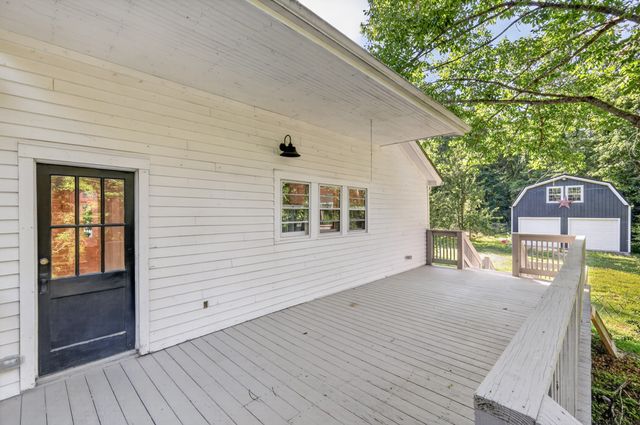 1455 Mapleash Ave, Columbia, TN 38401