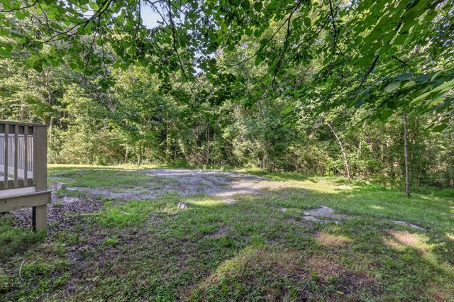 1455 Mapleash Ave, Columbia, TN 38401