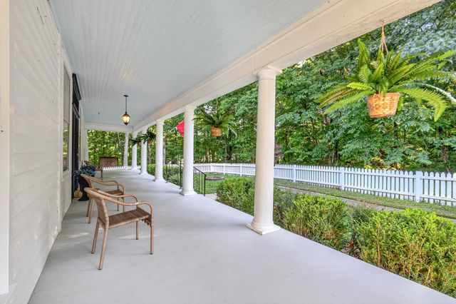 1455 Mapleash Ave, Columbia, TN 38401