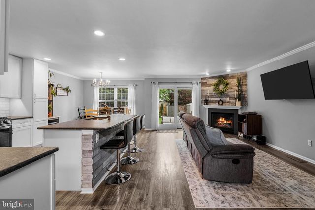 56 SMOKEY RUN DR, Berlin, NJ 08009