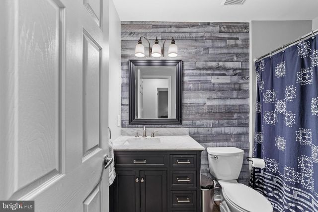 56 SMOKEY RUN DR, Berlin, NJ 08009